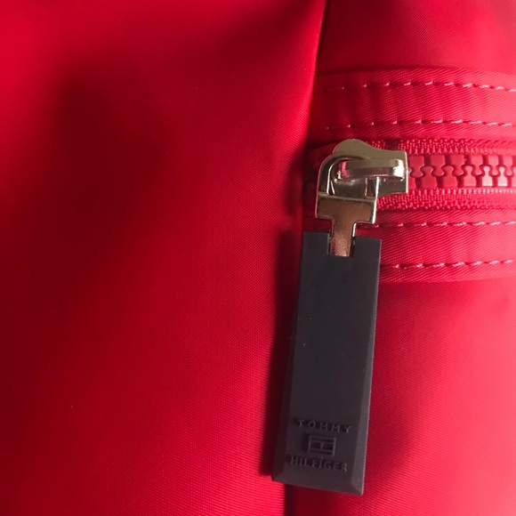 ❌SOLD❌Tommy Hilfiger Backpackwith Laptop Sleeve - Picture 4 of 6